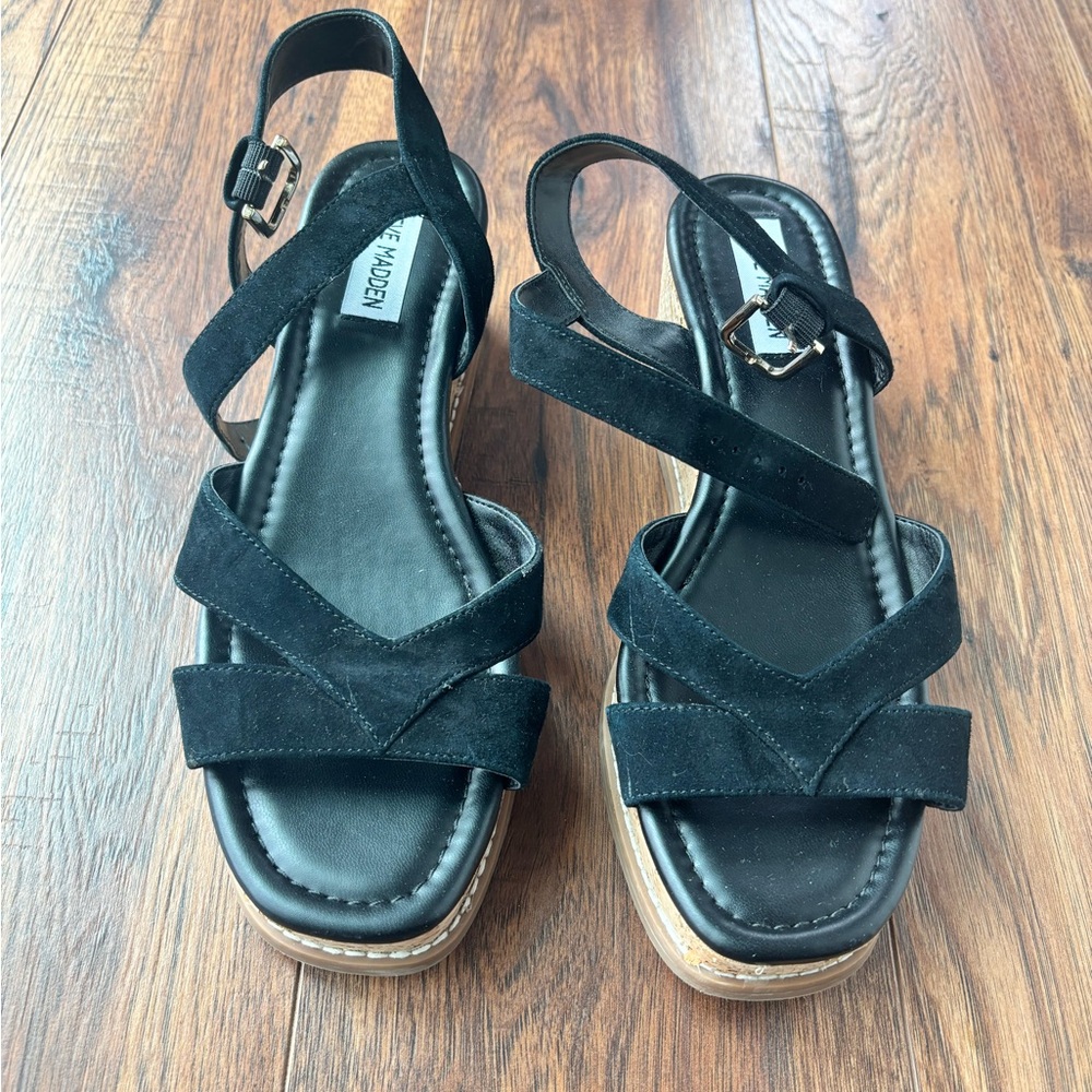 Steve Madden Black Sandals with Platform Sole